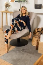 Pijama damă Melania – bluză cu mâneci lungi și pantaloni cu imprimeu geometric