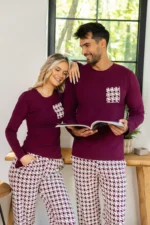 Pijama damă Adriana – bluză bordo și pantaloni cu imprimeu